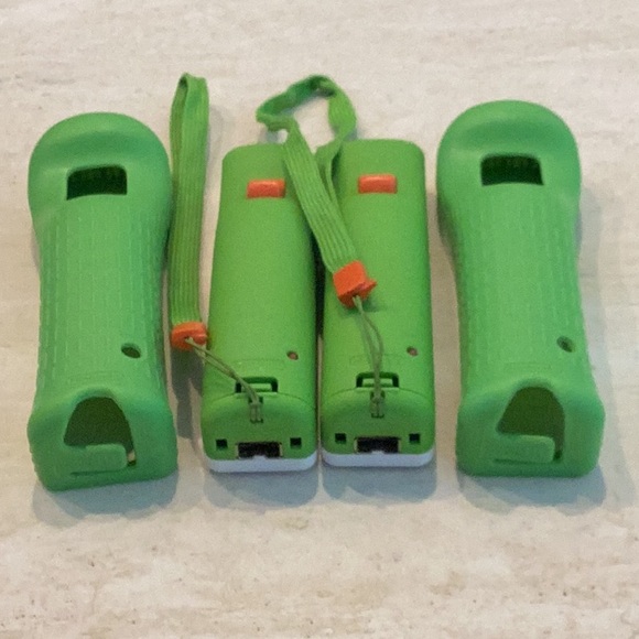 Yoshi Nintendo Wii Remotes Plus Motion Inside Controller Remote Lot Of 2 Green - Picture 7 of 11